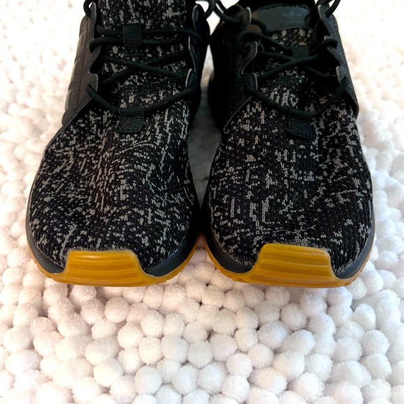 Adida - Picture 3 of 4